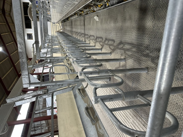Robotic dairy equipment